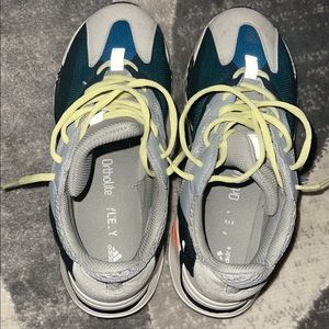 Yeezy 700 (ua) wave runner